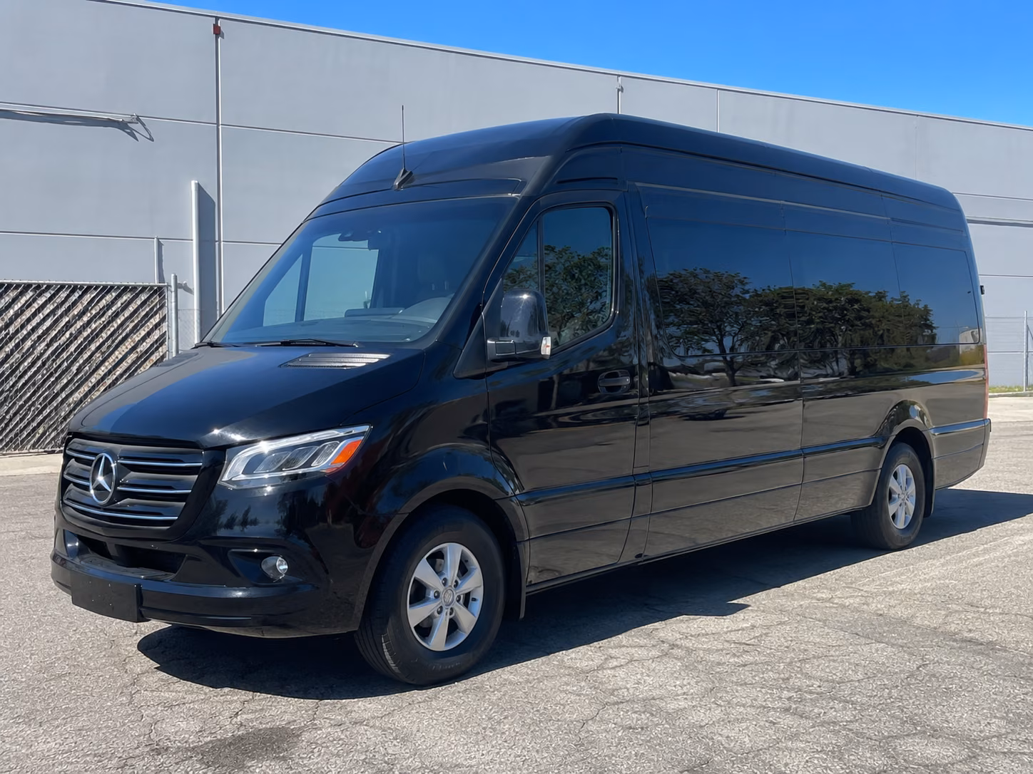 find the perfect transportation for your next airport transfer 2