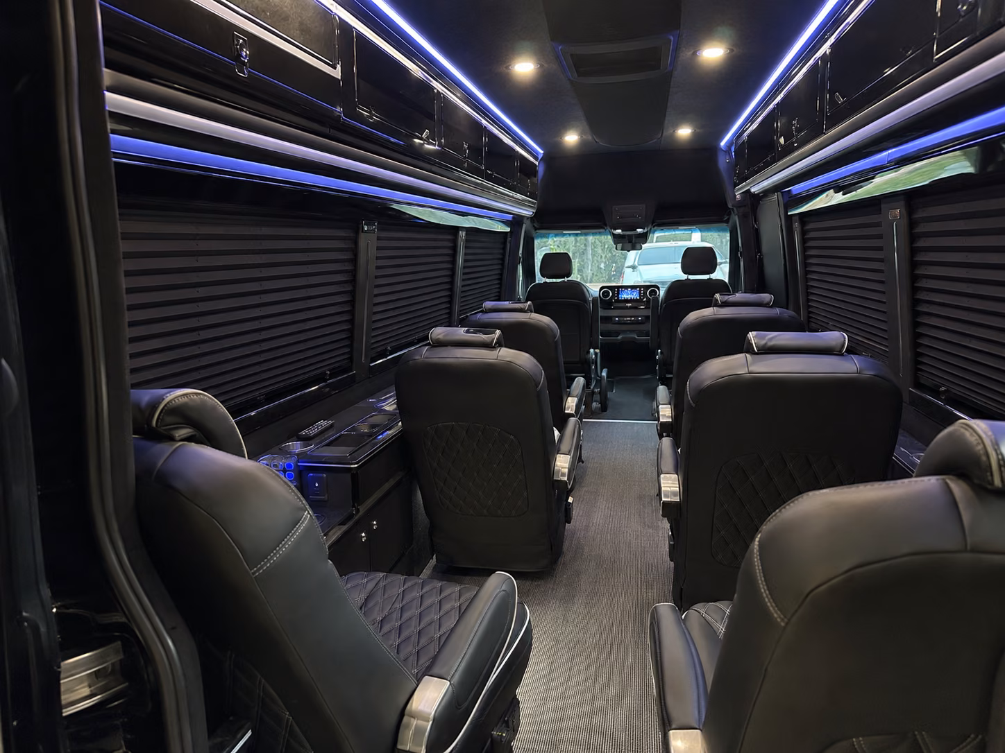 find the perfect transportation for your next airport transfer 4