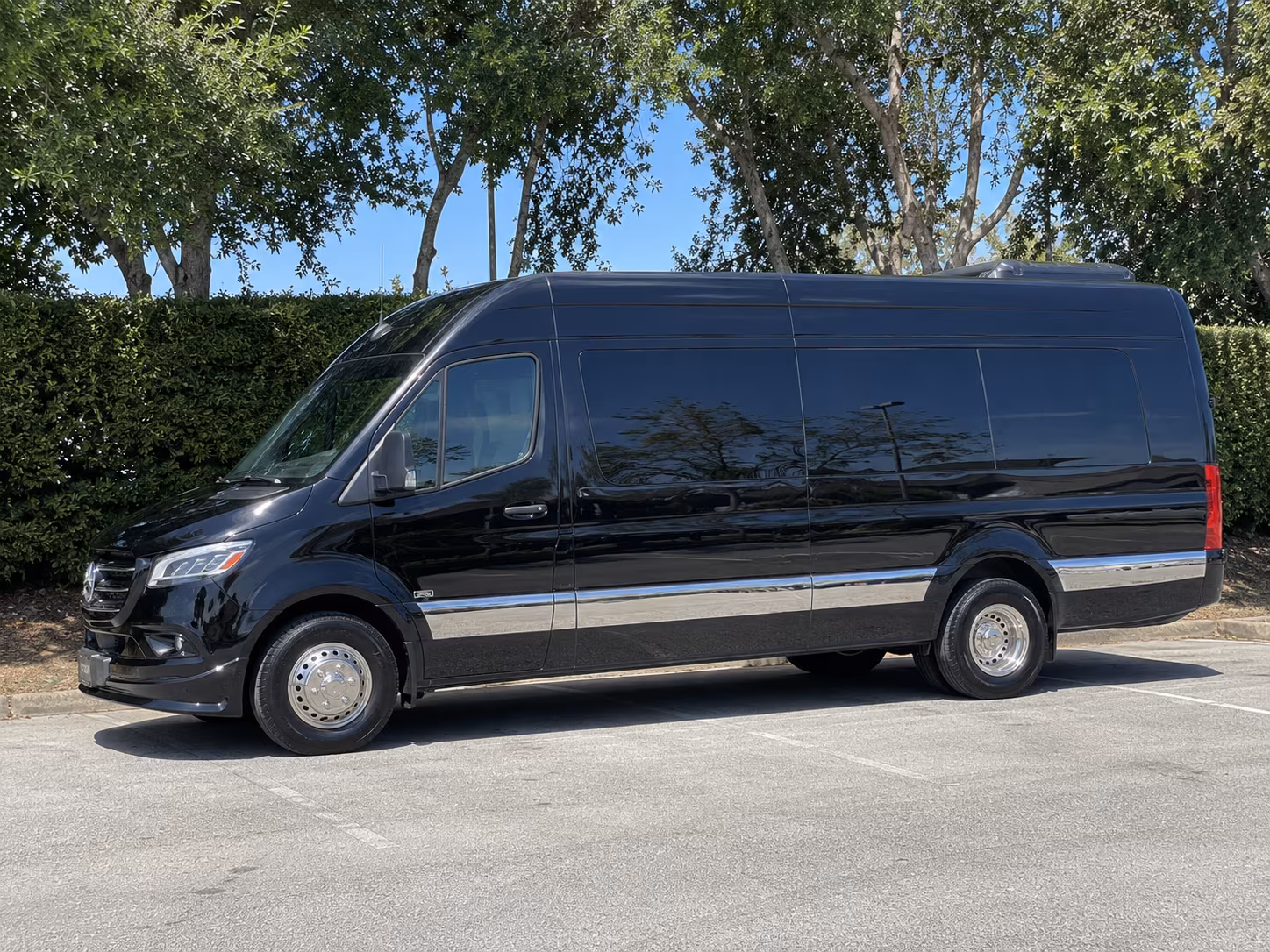 find the perfect transportation for your next airport transfer 5